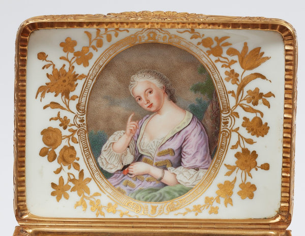 PORZELLAN-TABATIERE (Schnupftabakdose) MIT WATTEAU-MALEREI 1745