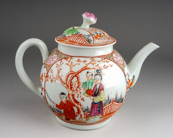 WORCESTER PORCELAIN MANDARIN  STYLE TEAPOT AND COVER circa 1765-70