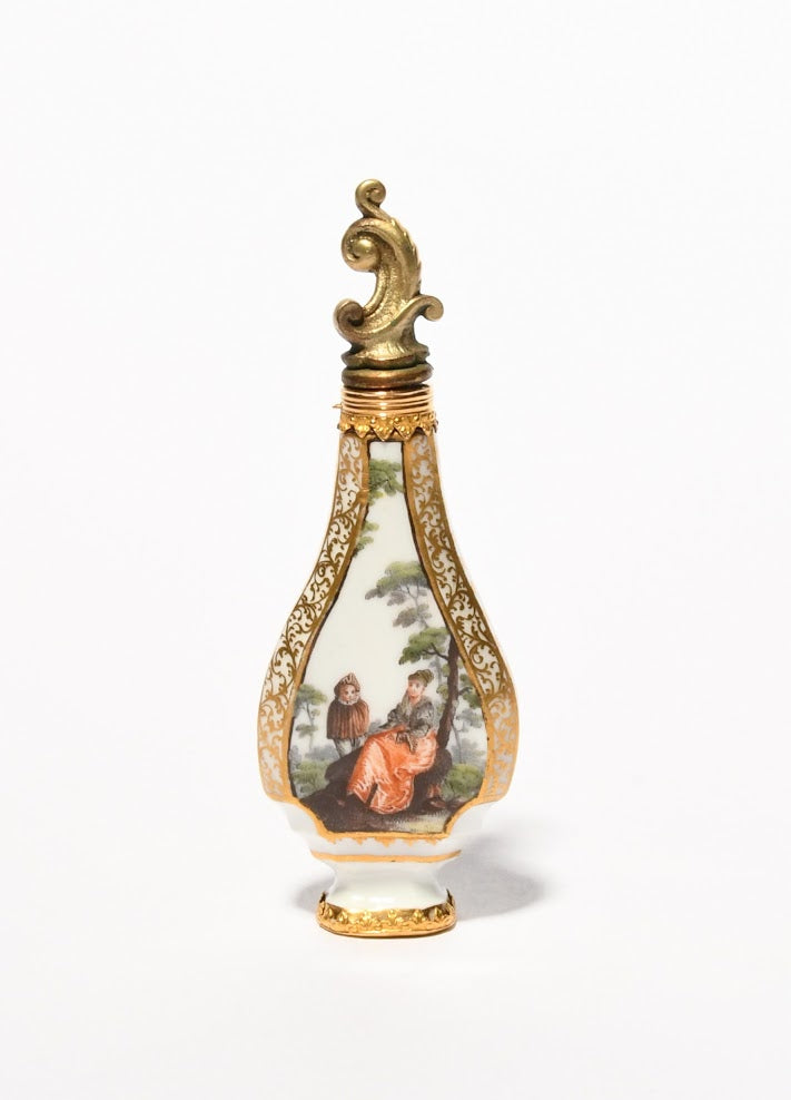 Meissen Porcelain Rocco Scent Bottle with Courting Couples Scenes, 1750-1760