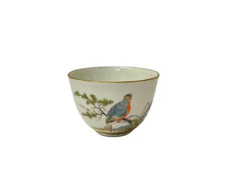 Oude Loosdrecht Porcelain Ornithological Tea Bowl by Johannes de Mol, 1770s.
