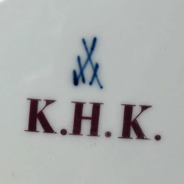 Meissen Gelber lowe (Yellow Lion) K.H.K Soup Plate, Early 18th C