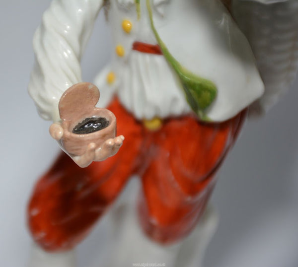 Meissen Porcelain "Cris de Paris" Snuff Taking Peasant, Circa 1745