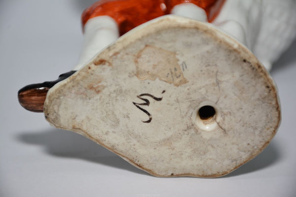 Meissen Porcelain "Cris de Paris" Snuff Taking Peasant, Circa 1745