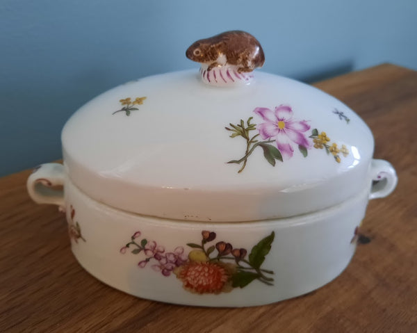 Meissen Porcelain Woodcut Floral Sugar Pot with Rabbit Finial 1740