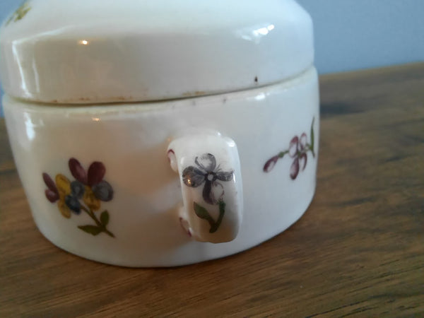 Meissen Porcelain Woodcut Floral Sugar Pot with Rabbit Finial 1740