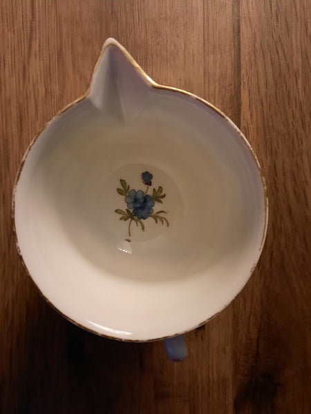 Tasse à verser florale en porcelaine de Meissen et support à deux anses 1740 