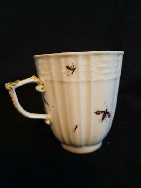 Meissener Ornithologische Kaffeetasse und Untertasse aus Porzellan, 1735-1740 (1) 