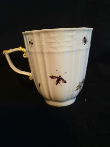 Meissener Ornithologische Kaffeetasse und Untertasse aus Porzellan, 1735-1740 (1) 