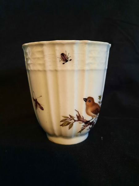 Meissener Ornithologische Kaffeetasse und Untertasse aus Porzellan, 1735-1740 (1) 