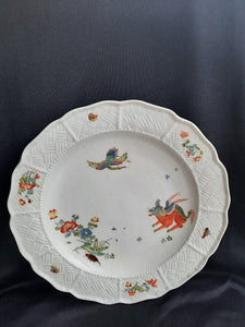 Meissen Porcelain Korean Lion Pattern Plate with Sulkowsky Rim, circa 1730-1735