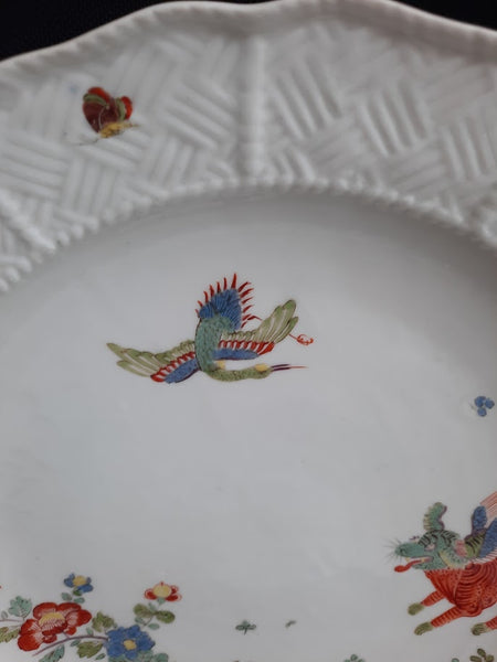Meissen Porcelain Korean Lion Pattern Plate with Sulkowsky Rim, circa 1730-1735