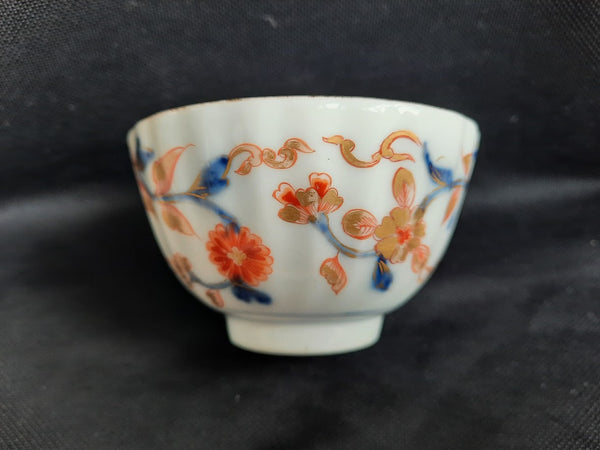 Meissen Porcelain Fluted Tea Bowl with Floral Imari Pattern, 1735-1740