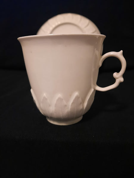 Meissen Bottger Porcelain Beaker &amp; Saucer with Acanthus Leaves, circa 1730