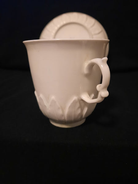 Meissen Bottger Porcelain Beaker &amp; Saucer with Acanthus Leaves, circa 1730