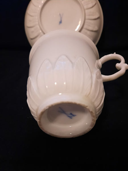 Meissen Bottger Porcelain Beaker &amp; Saucer with Acanthus Leaves, circa 1730