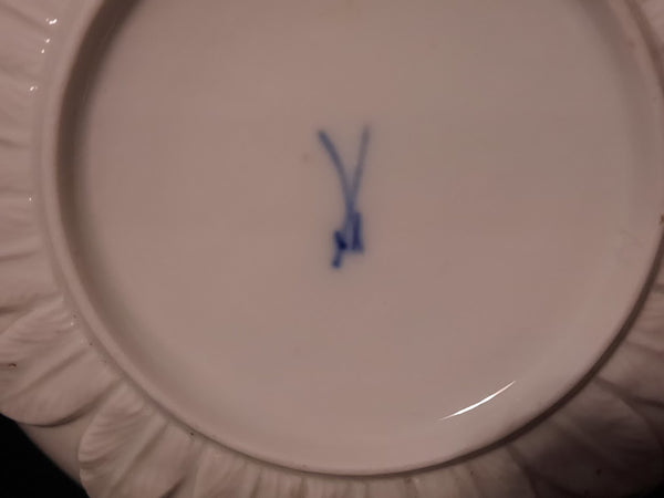 Meissen Bottger Porcelain Beaker &amp; Saucer with Acanthus Leaves, circa 1730