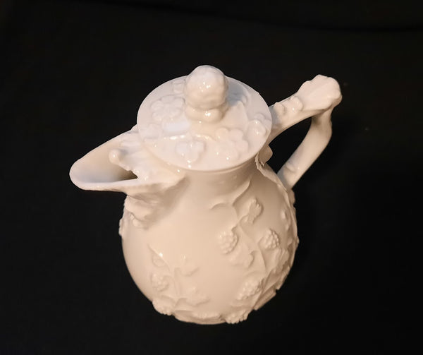 Meissen Blanc de Chine&nbsp; Grapvine Cream Pot Circa 1740