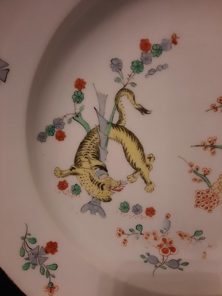 Meissen Gelber lowe (Yellow Lion) K.H.K Soup Plate, Early 18th C