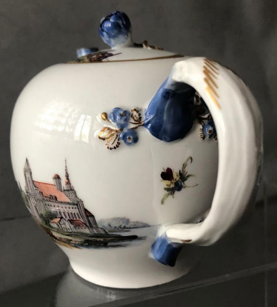 Meissen Porcelain Kauffahrtei Scene Teapot 1740