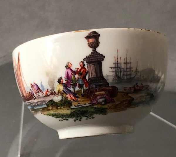 Tasse à thé et soucoupe en porcelaine de Meissen Kauffahrtei Scene (période Dot 1756-1773) #3 