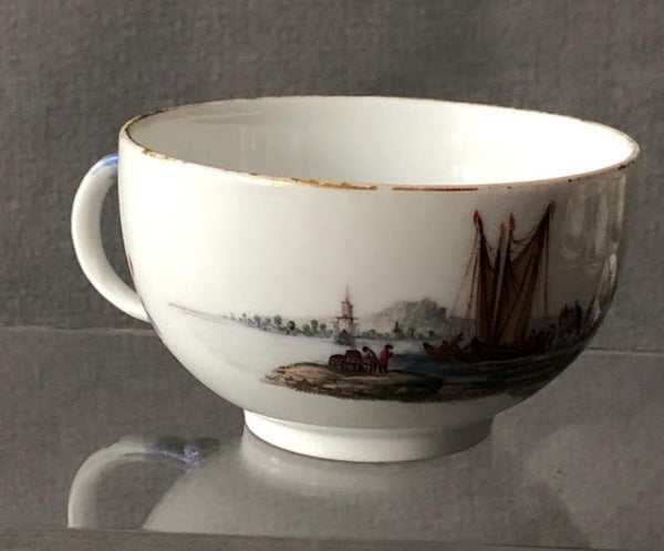 Tasse à thé et soucoupe en porcelaine de Meissen Kauffahrtei Scene (période Dot 1756-1773) #3 