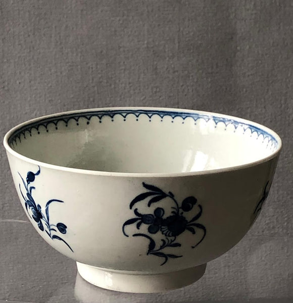 Worcester Sugar Bowl with Waiting Chinaman Pattern Circa 1760