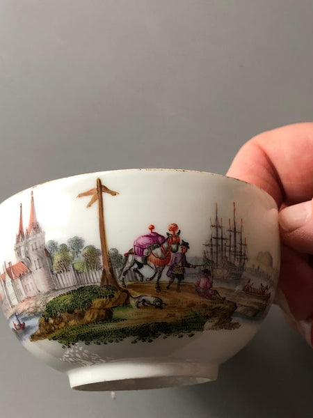 Tasse à thé et soucoupe en porcelaine de Meissen Kauffahrtei Scene (période Dot 1756-1773) #6 