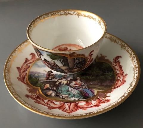 Meissener Porzellan Hausmaler Teeschale und Untertasse mit Musikszene, 1740