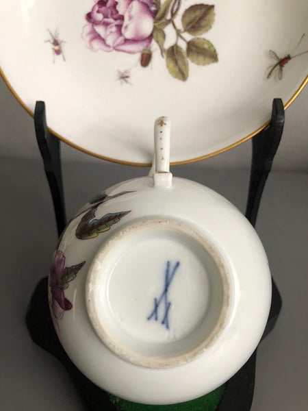 Meissen Porcelain Tea Cup &amp; Saucer with Klinger Bugs, Drehers Marks 1735-1740