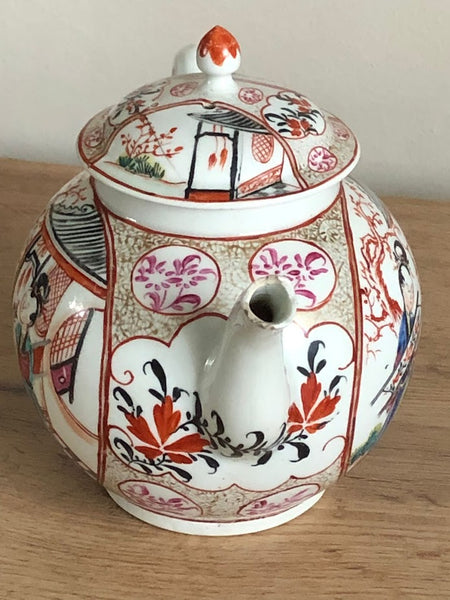 Worcester Porcelain Teapot 'Chinese Family' 1765-1770