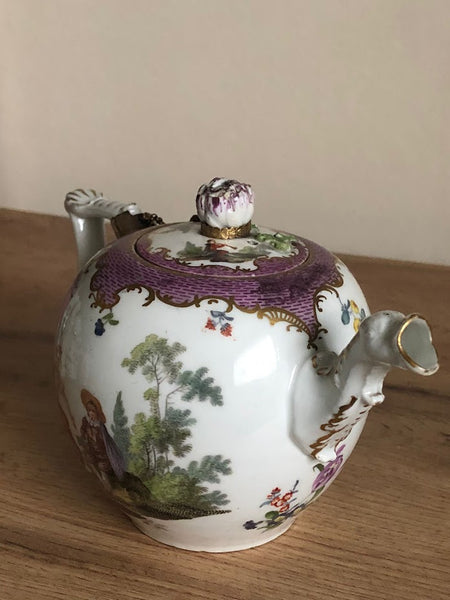 Meissen Porcelain Puce Scaled Watteau Teapot 1740-1745