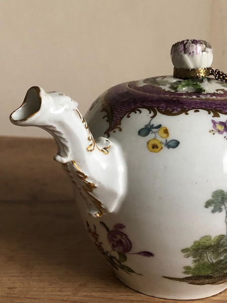 Meissen Porcelain Puce Scaled Watteau Teapot 1740-1745