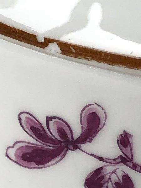 Meissen Porcelain Large Kakiemon Floral Sugar Pot circa 1740