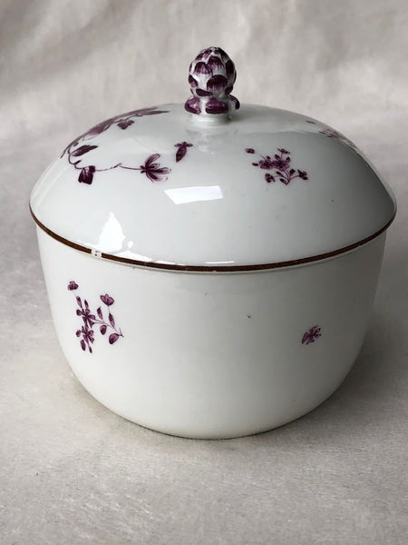 Meissen Porcelain Large Kakiemon Floral Sugar Pot circa 1740