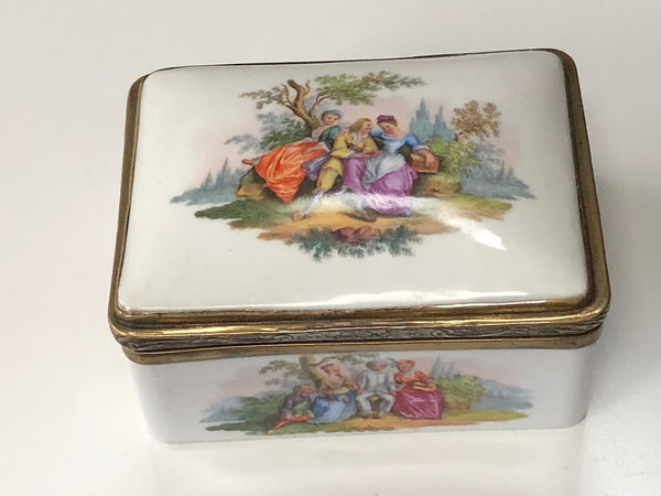 German Porcelain Commedia Dell'Arte Snuff Box with Erotic Interior