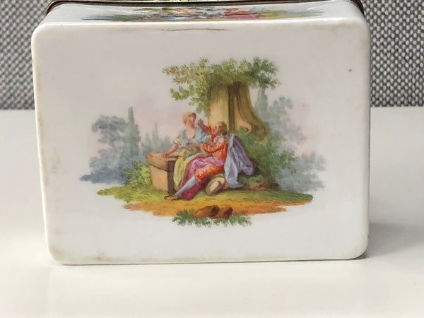 German Porcelain Commedia Dell'Arte Snuff Box with Erotic Interior