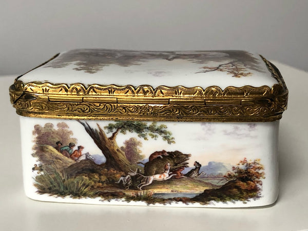 Meissen Porcelain Snuff Box with Hunting Scenes, 18th C