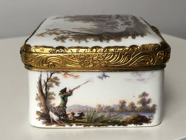 Meissen Porcelain Snuff Box with Hunting Scenes, 18th C