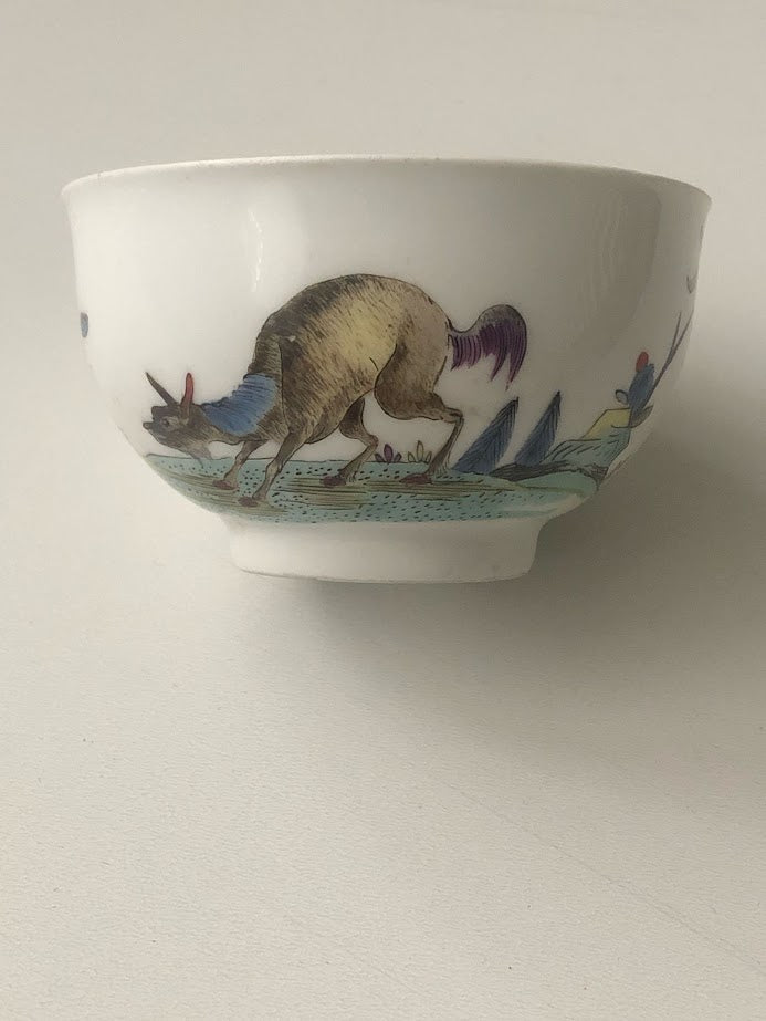 Meissen Porcelain Fabeltier Mythical Beast Tea Bowl, circa 1735