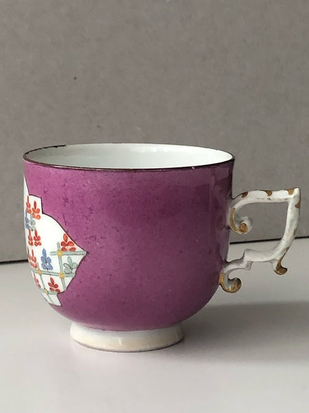 Meissen Porcelain Kakiemon Lilac Cup with Crane 1740