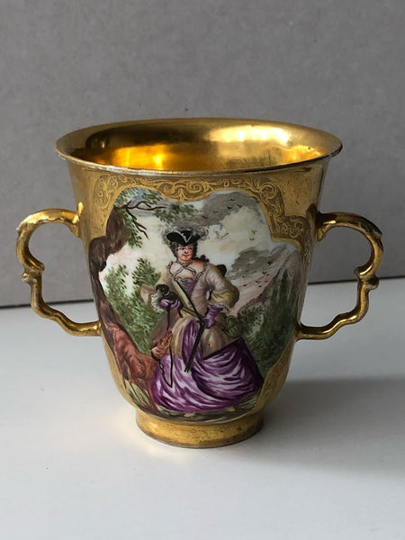 Meissen Porcelain Gilt Hausmaler Beaker with Hunters, Sueter Workshop, 1720