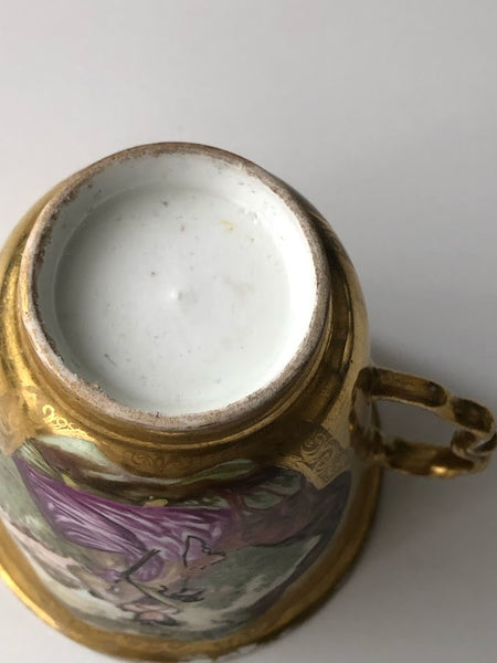 Meissen Porcelain Gilt Hausmaler Beaker with Hunters, Sueter Workshop, 1720