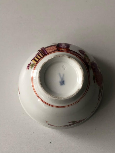 Meissen Porcelain J E Stadler Tea Bowl with Chinoiserie Figure, 1740