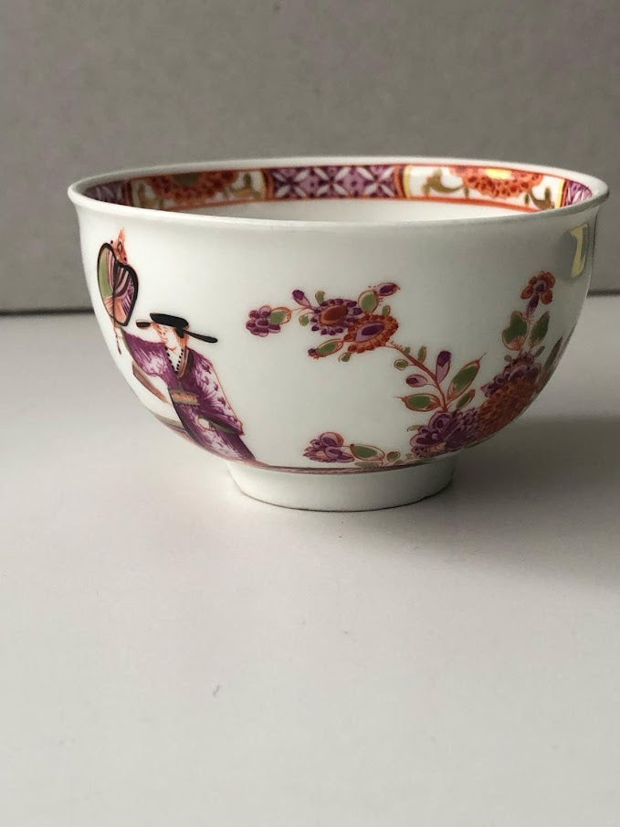 Meissen Porcelain J E Stadler Tea Bowl with Chinoiserie Figure, 1740