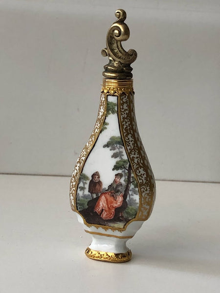 Meissen Porcelain Rocco Scent Bottle with Courting Couples Scenes, 1750-1760