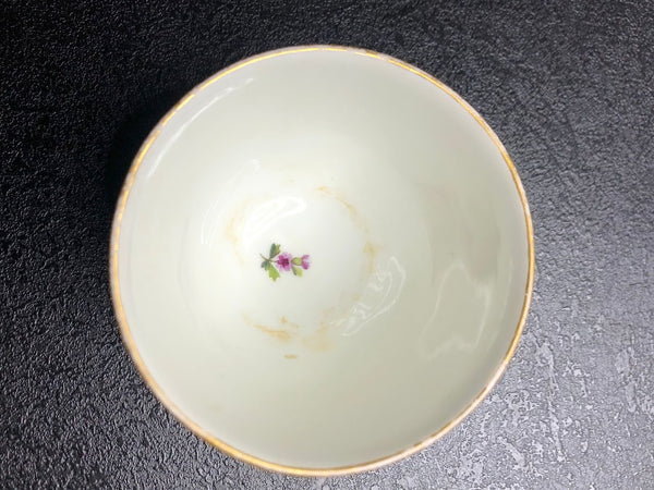 Oude Loosdrecht Porcelain Ornithological Tea Bowl by Johannes de Mol, 1770s.