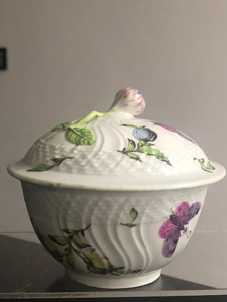 First Period Worcester Porcelain Broth Pot 1758-1760