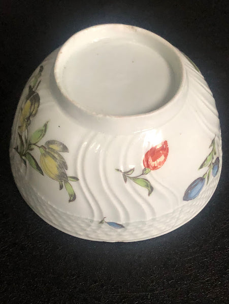 First Period Worcester Porcelain Broth Pot 1758-1760