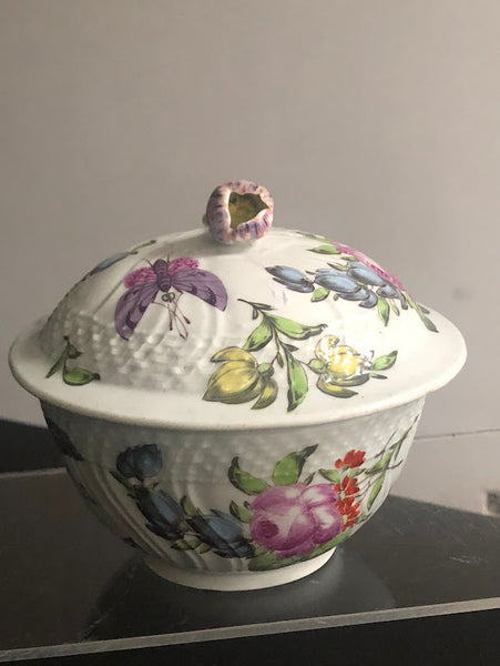First Period Worcester Porcelain Broth Pot 1758-1760