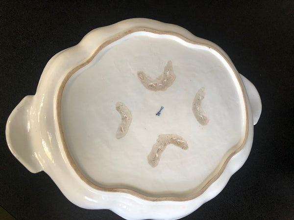 Meissen Porcelain Tray with Kakiemon 'Bienenmuster' or Bee Pattern, 1735